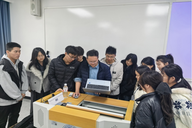 计算机与物联网学院成立“码农红芯”电脑义诊先锋队，深耕计算机系统服务